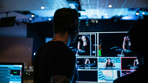 Digitale Plattformen verschärfen den Wettbewerb im Medienmarkt - Quelle: Carlynn Alardi/Unsplash